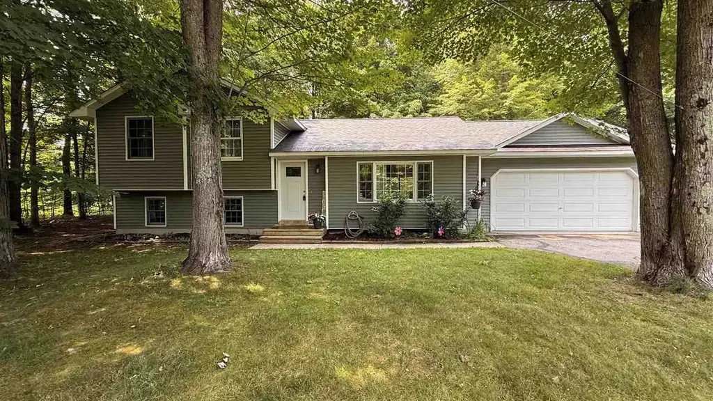 8514 Bent Pine Drive, Lake Ann