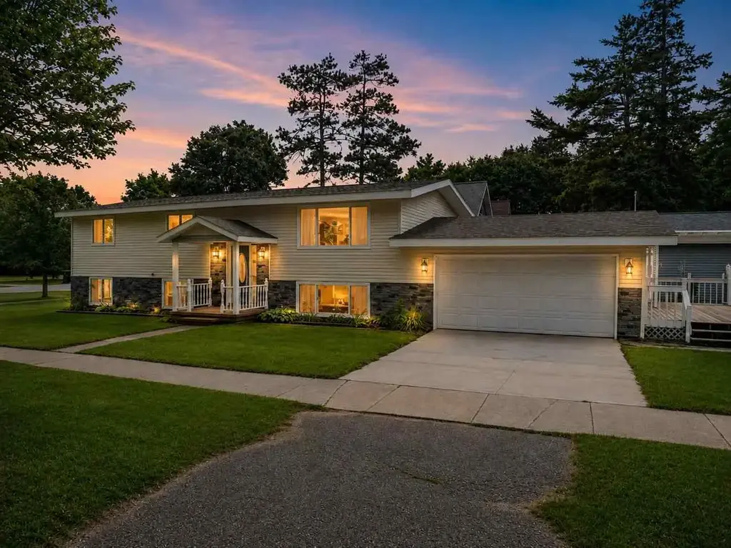 303 Ducharme, Mackinaw City