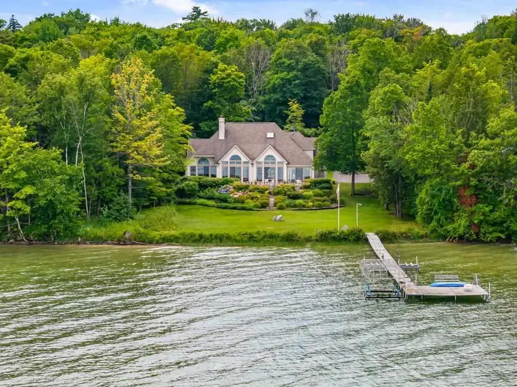 1890 Indian Point Lane, Brutus