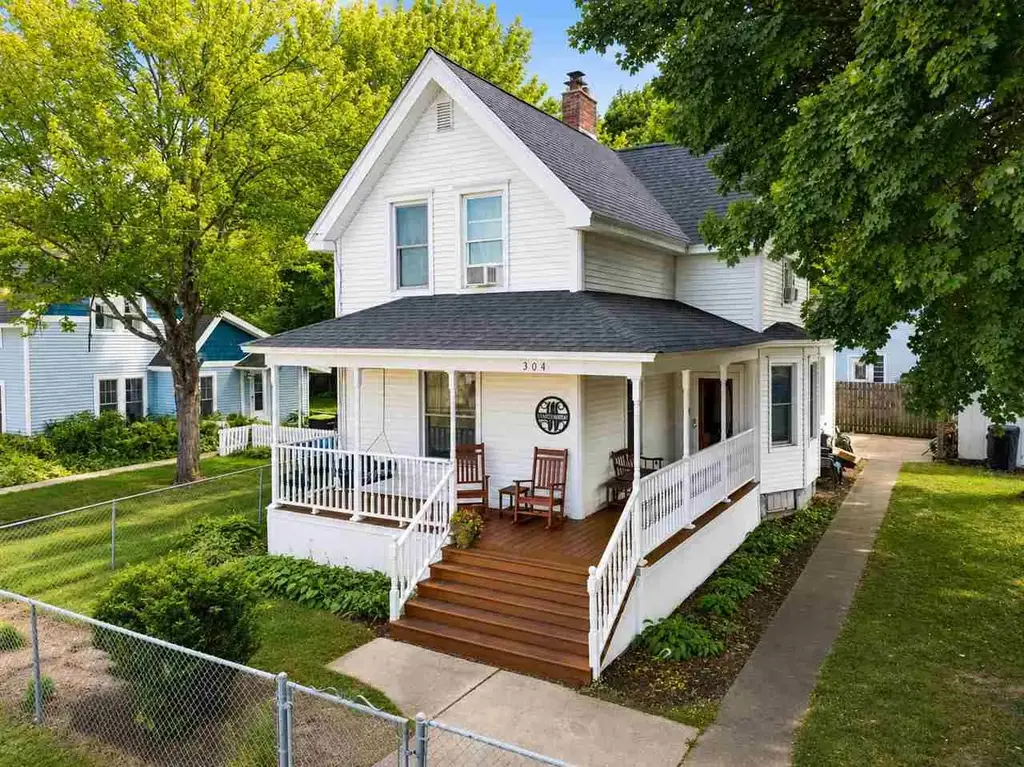 304 E Main Street, Boyne City