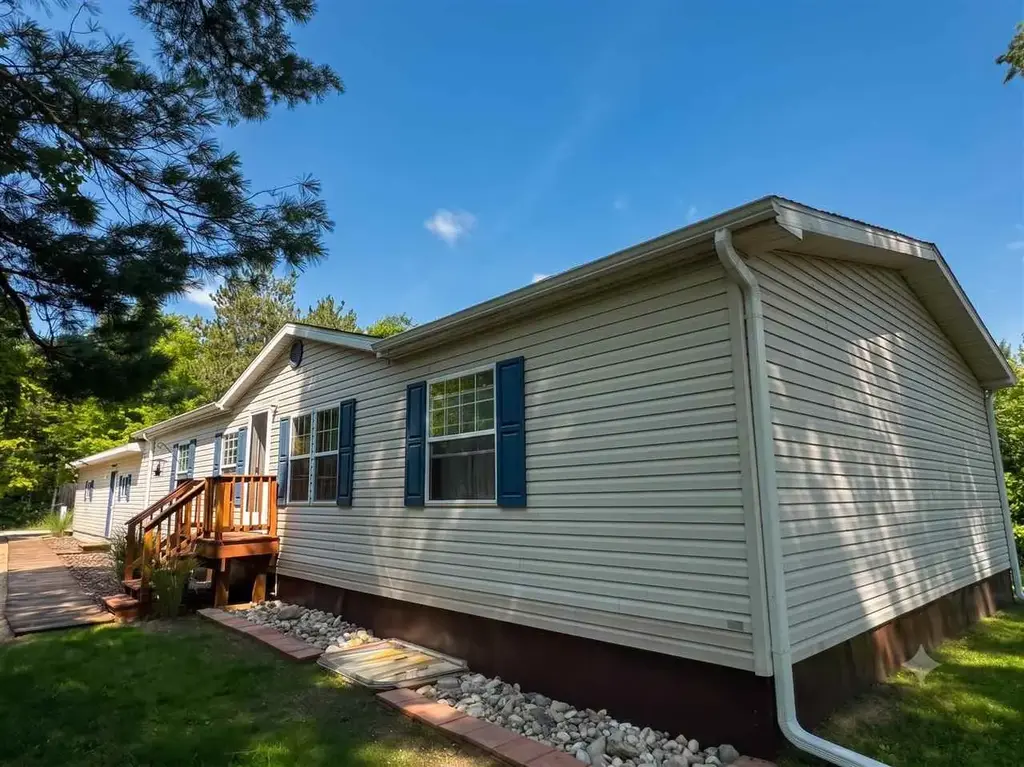 6229 E Brutus Road, Alanson