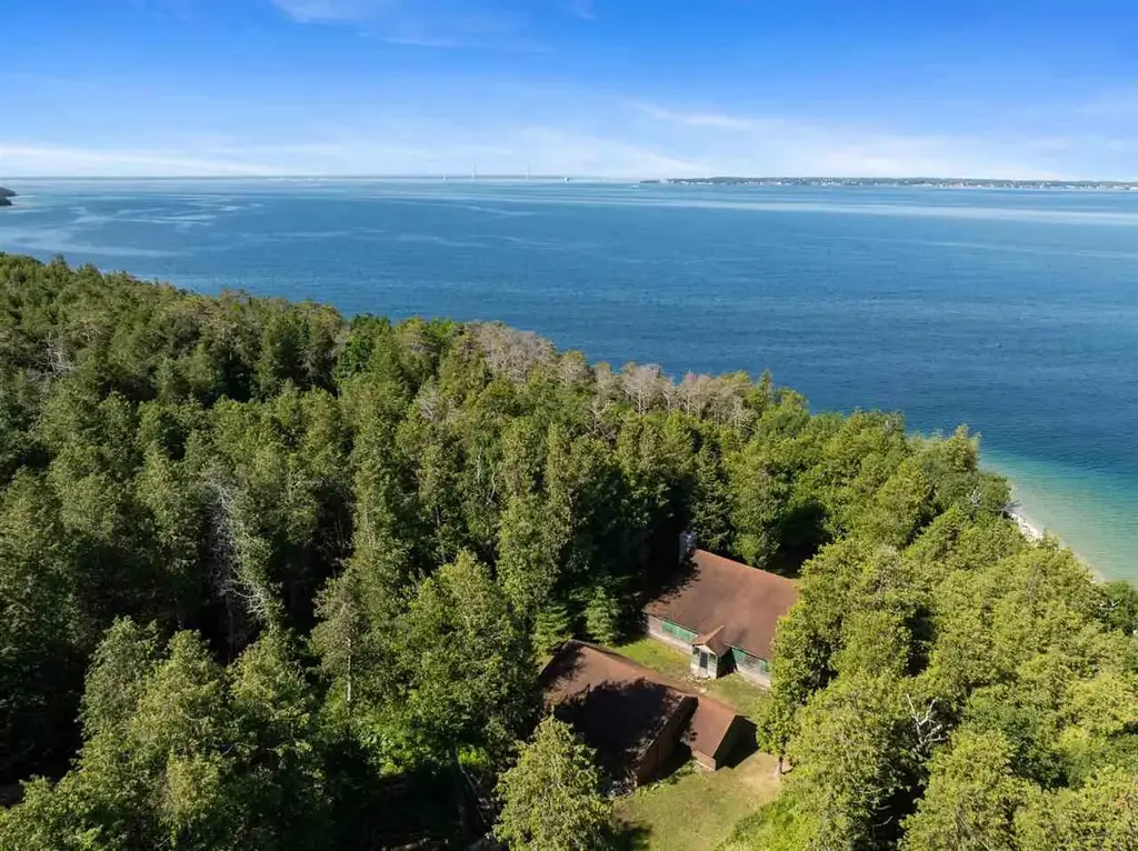 3884 M 185, Mackinac Island