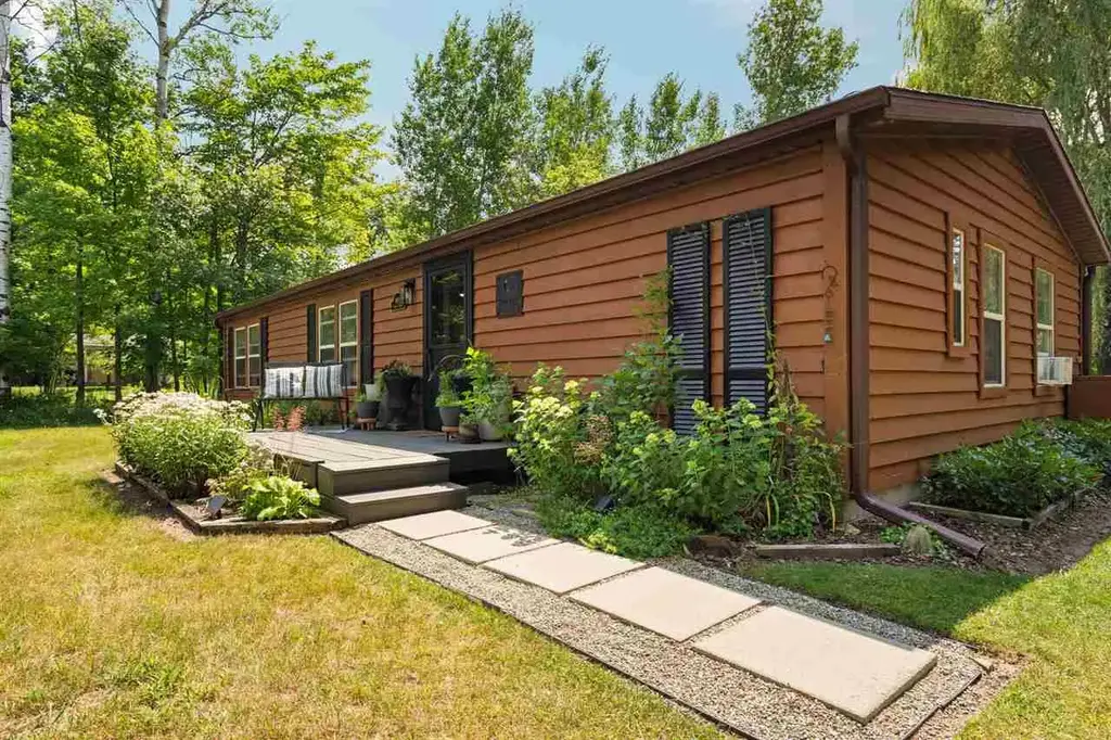 404 Clark Street, Boyne City