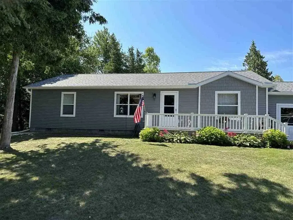 451 Cadillac Street, Mackinaw City