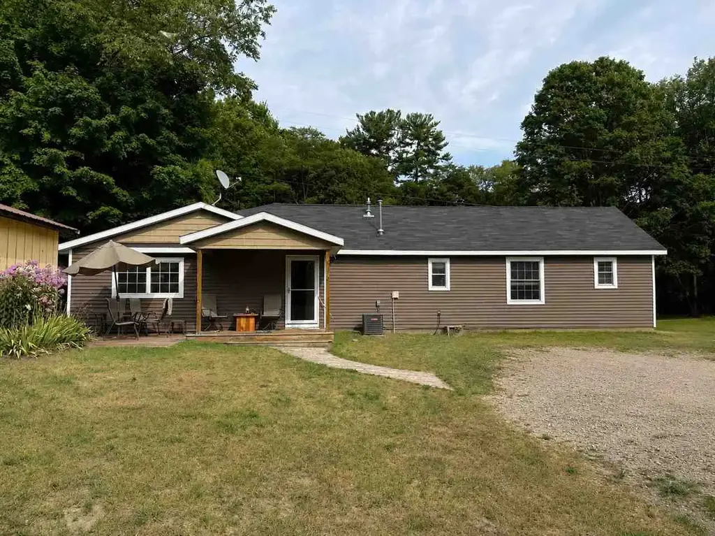 807 Josephine Street, East Jordan