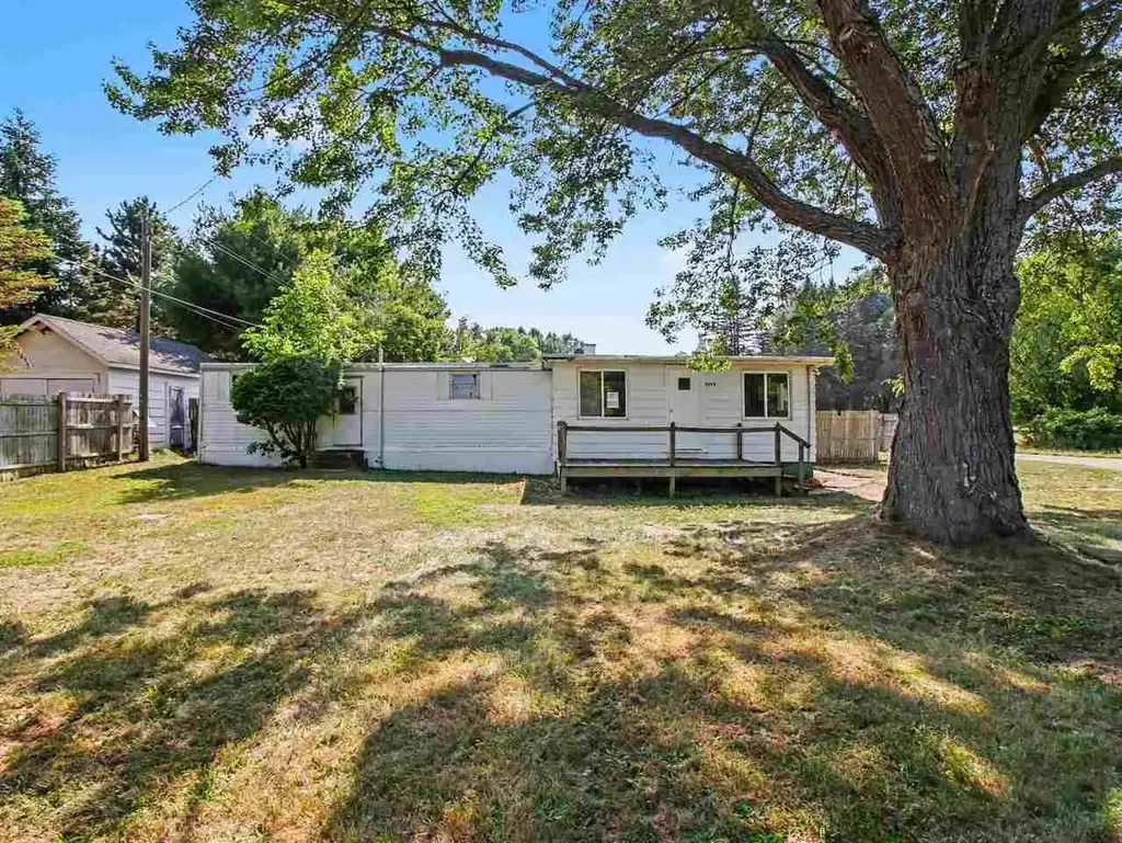 4394 Wood Street, Boyne City