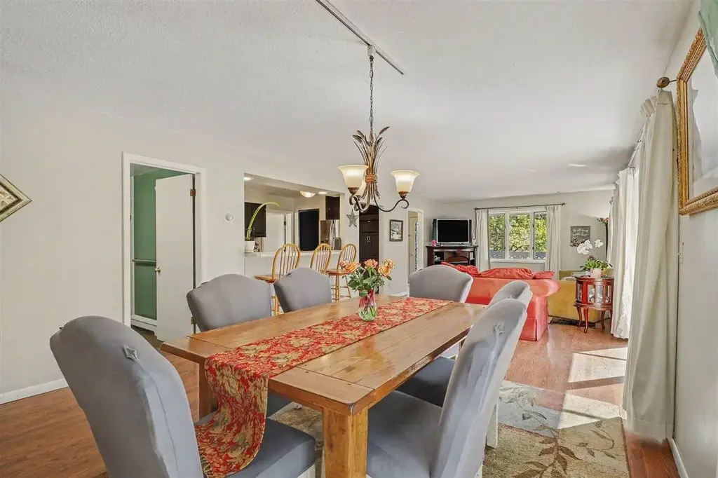 6141 Old 31 S Road, Charlevoix