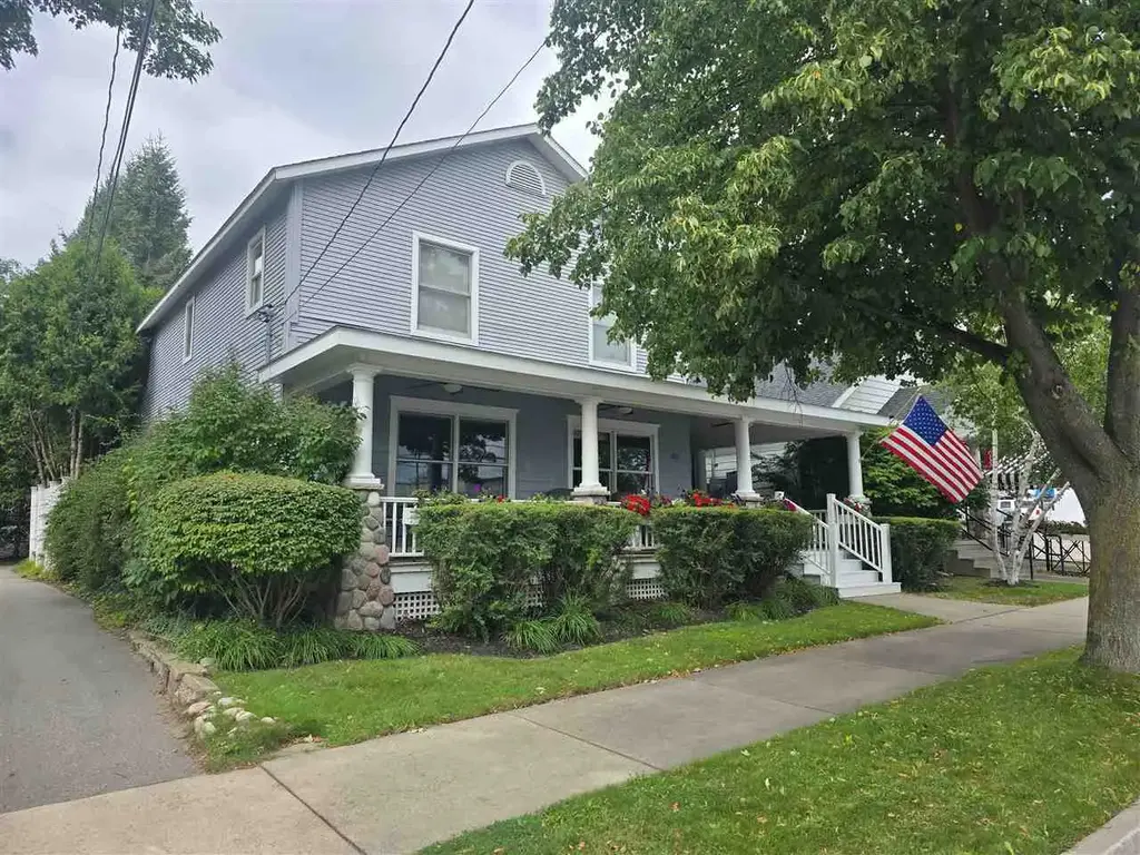 152 & 138 W Third Street, Harbor Springs