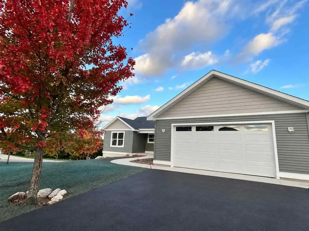 773 Red Oak Way, Petoskey