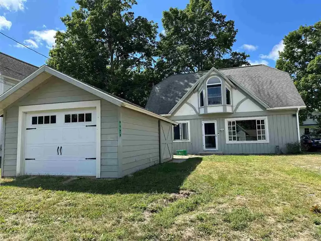 663 Harrison Street, Harbor Springs
