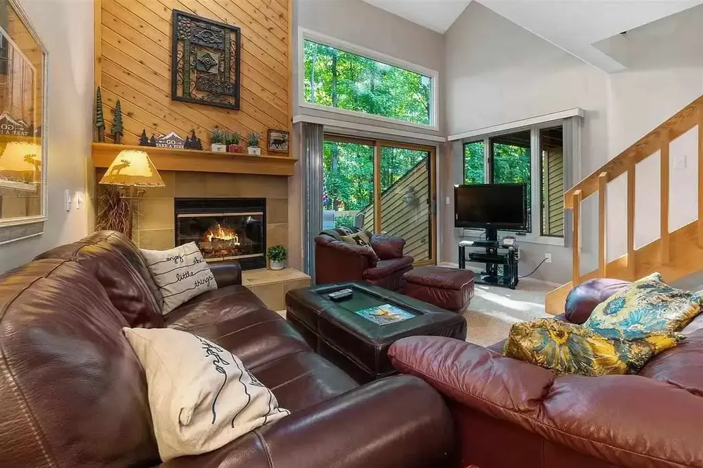 4749 S Pleasantview Road 134, Harbor Springs