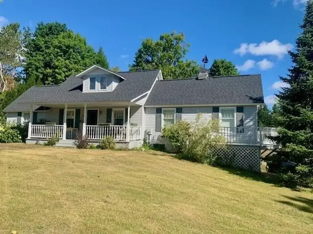 7923 Ferry Road, East Jordan