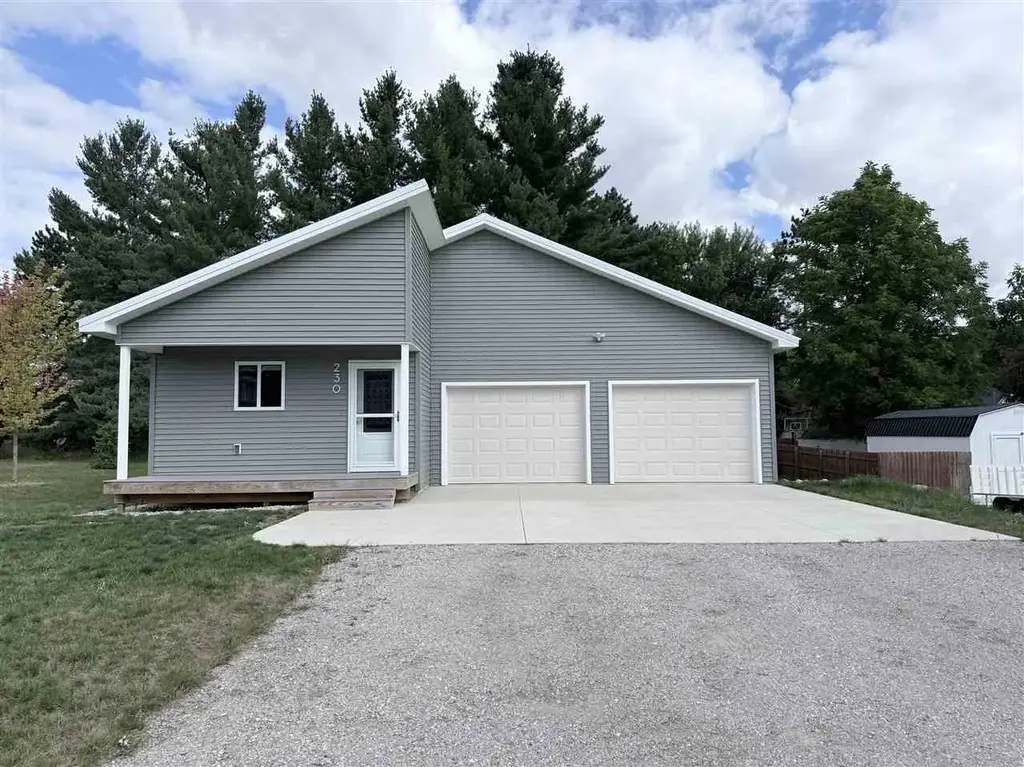 230 Ridge Street, Boyne City
