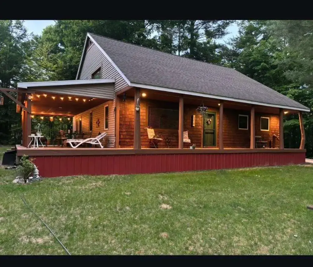 2715 Indian Road, Brutus
