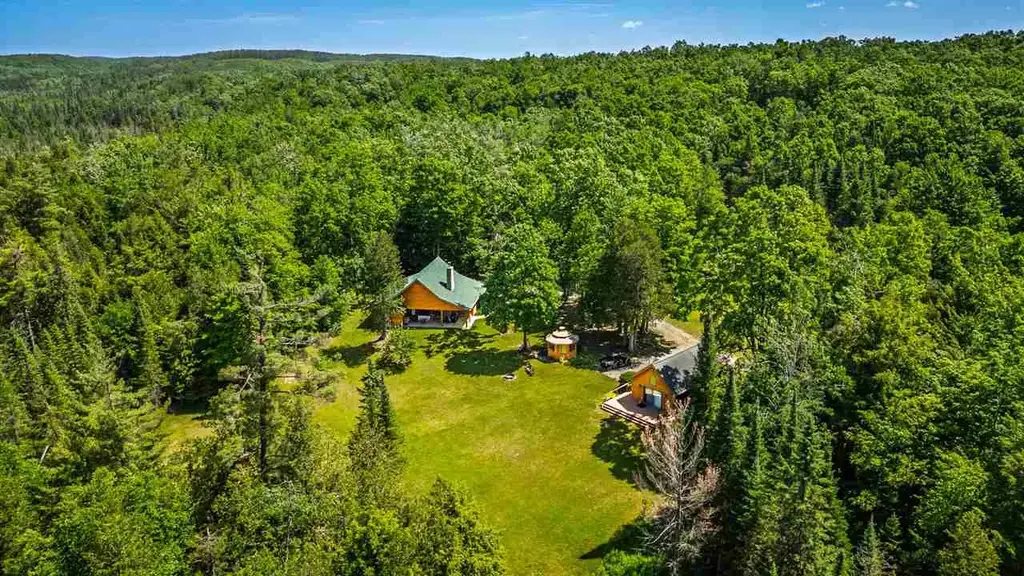 1133 W Thumb Lake Road, Vanderbilt