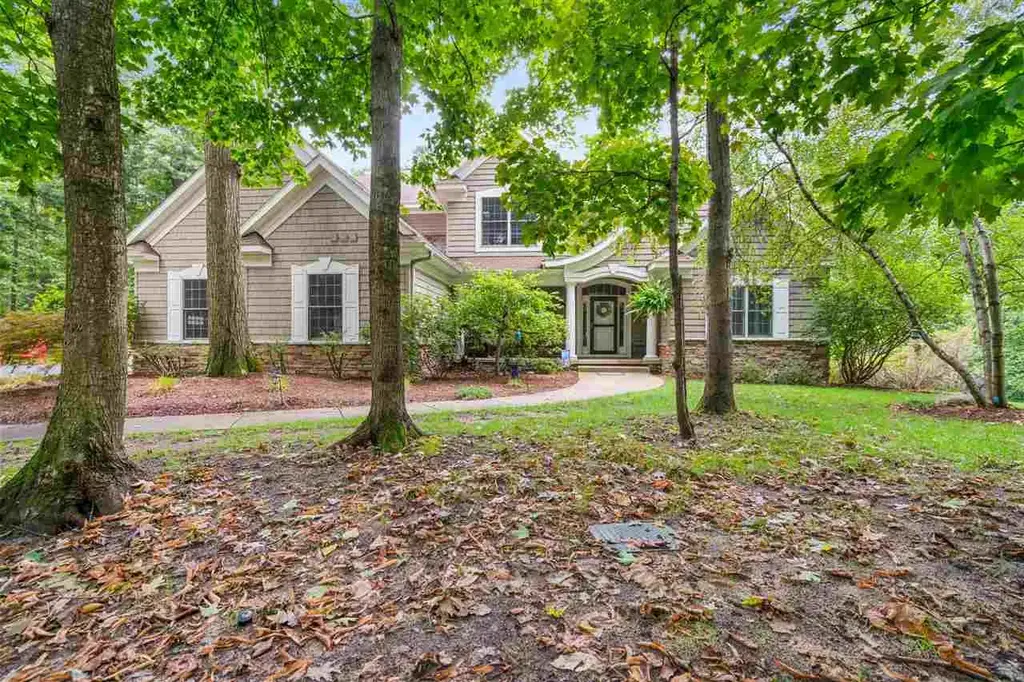 2563 Woodside Drive, Petoskey