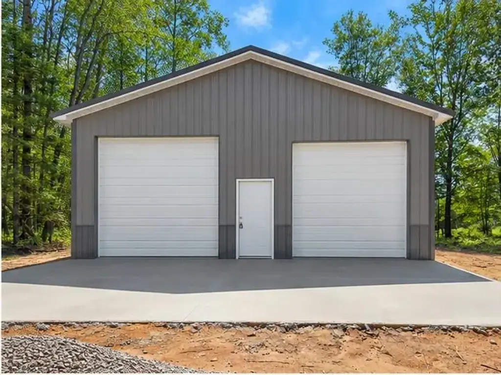 3647 Golfview, Wolverine
