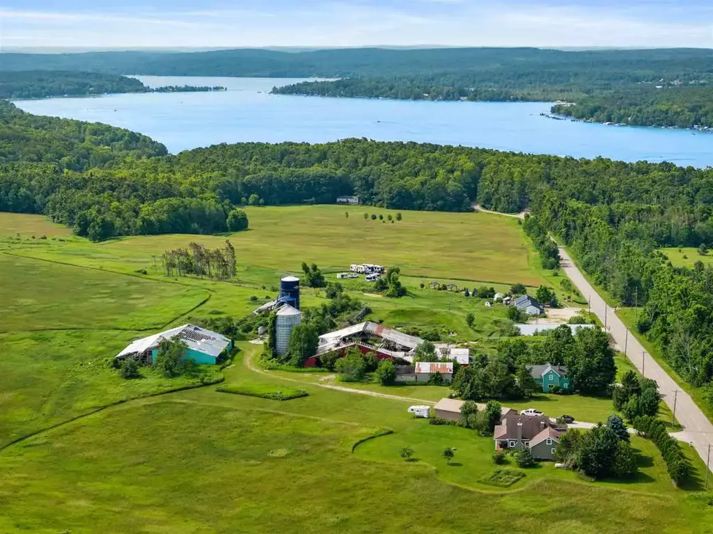 3239 & 3379 Lake Grove Road, Petoskey