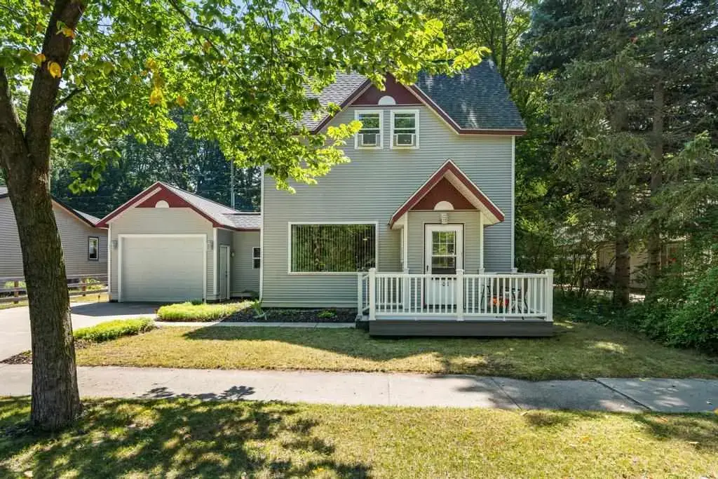 308 Antrim Street, Charlevoix