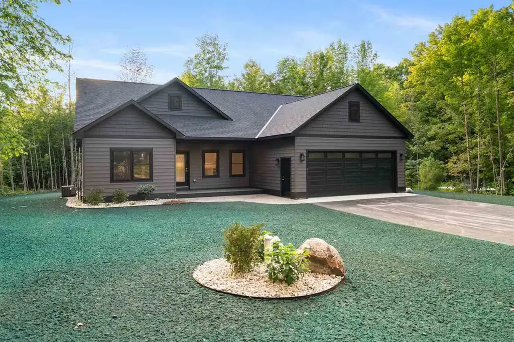 559 Franklin Estate Drive, Petoskey