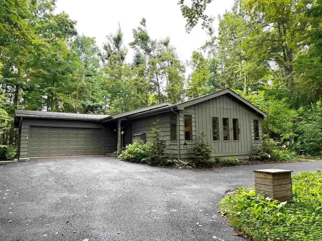 415 Winfield, Harbor Springs