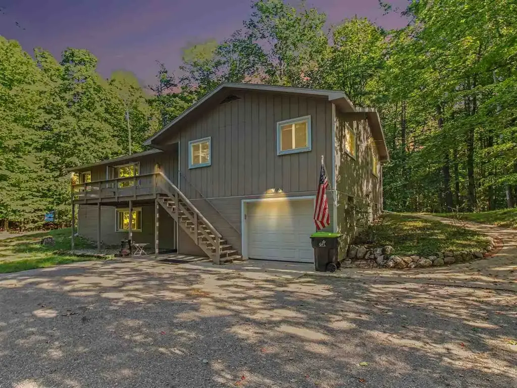 12678 Pa-be-shan Lane, Charlevoix