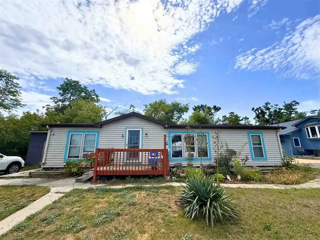 307 Lawrence Street, Petoskey