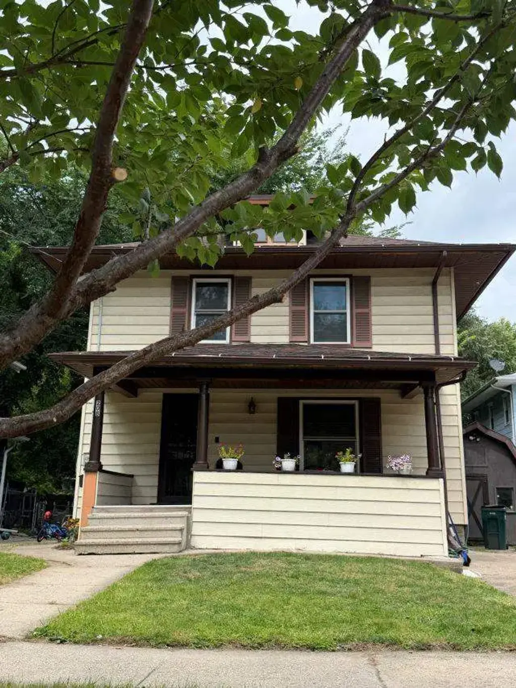 208 Smith Avenue, Lansing