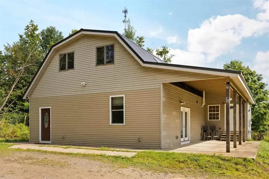 5559 Dutchman Bay, East Jordan