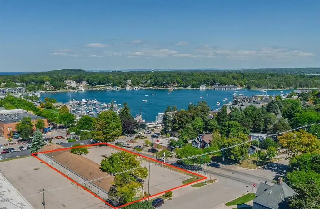 101 W Hurlbut, Charlevoix