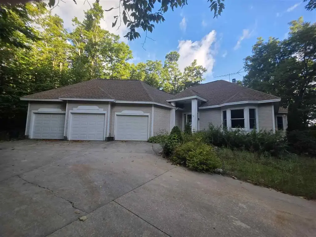 4761 Brubaker Road, Petoskey