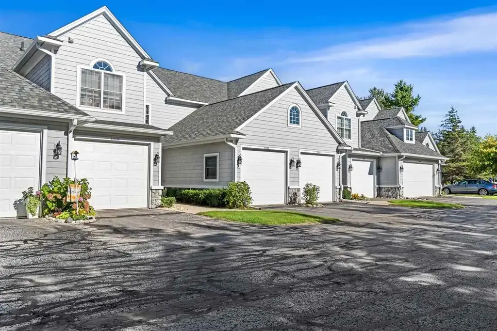 20530 Northern Lights Lane, Mackinaw City