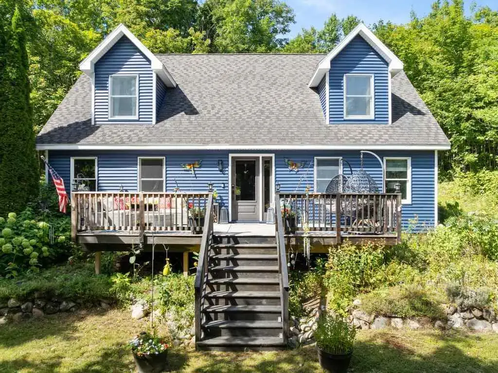 2050 Red School Road, Brutus