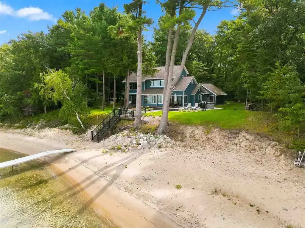 14851 Shipman Road, Traverse City