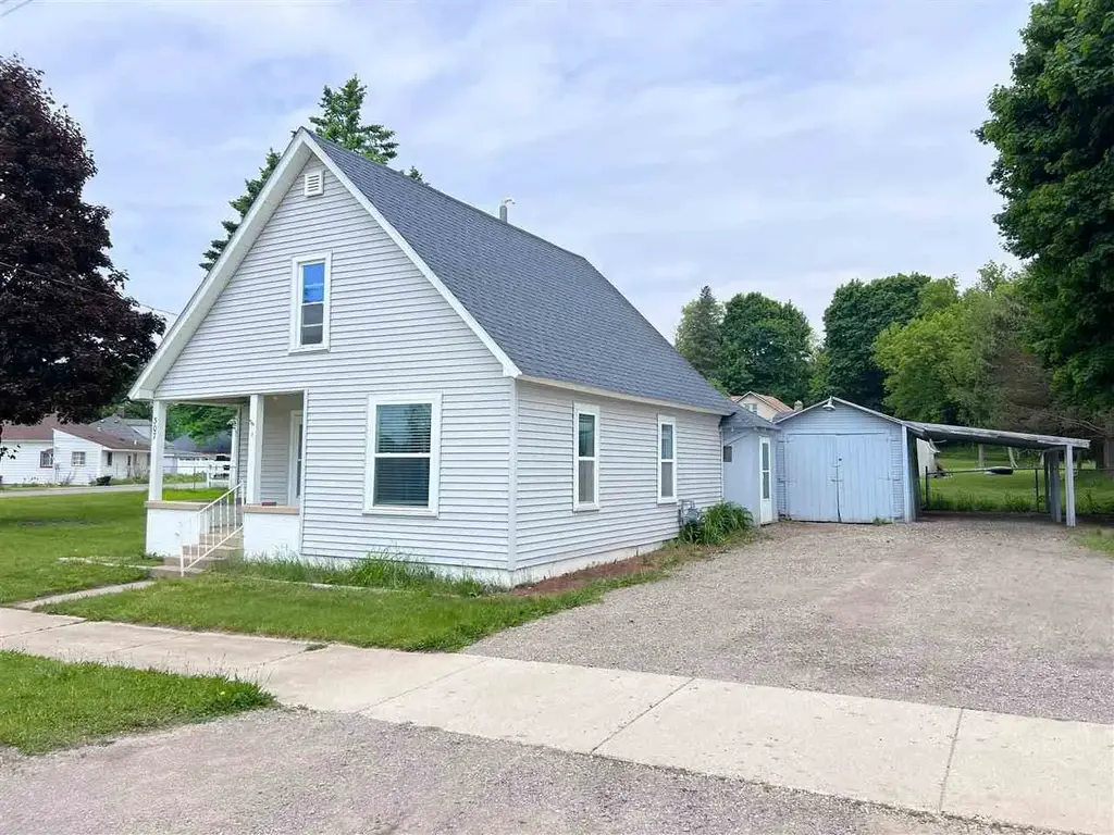 307 Groveland Street, Boyne City