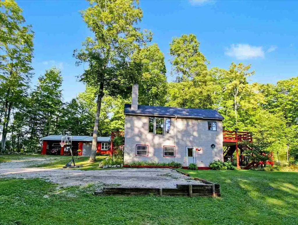 1218 N Miles Road, Ellsworth