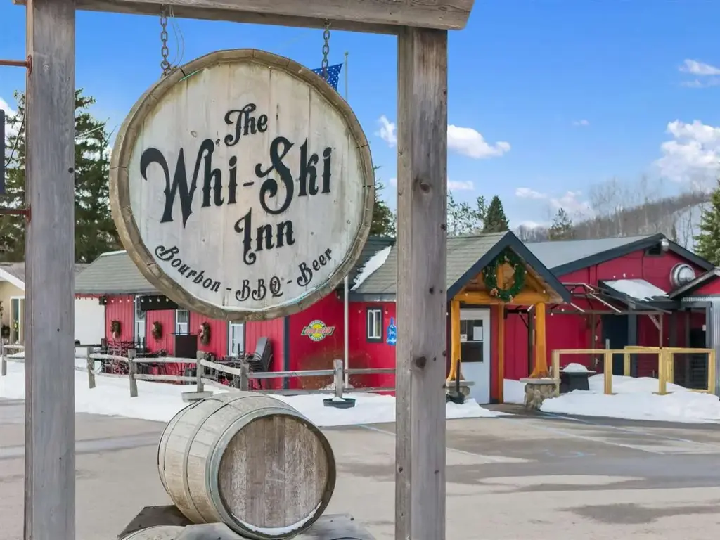 2670 Us 131 Highway Whi-ski Inn, Boyne Falls