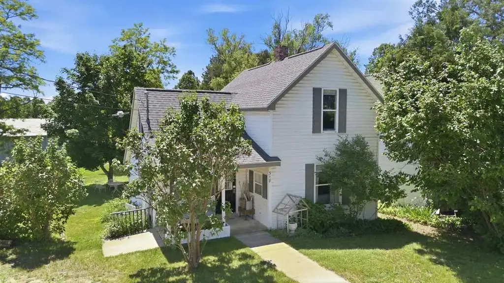 318 State Street, East Jordan