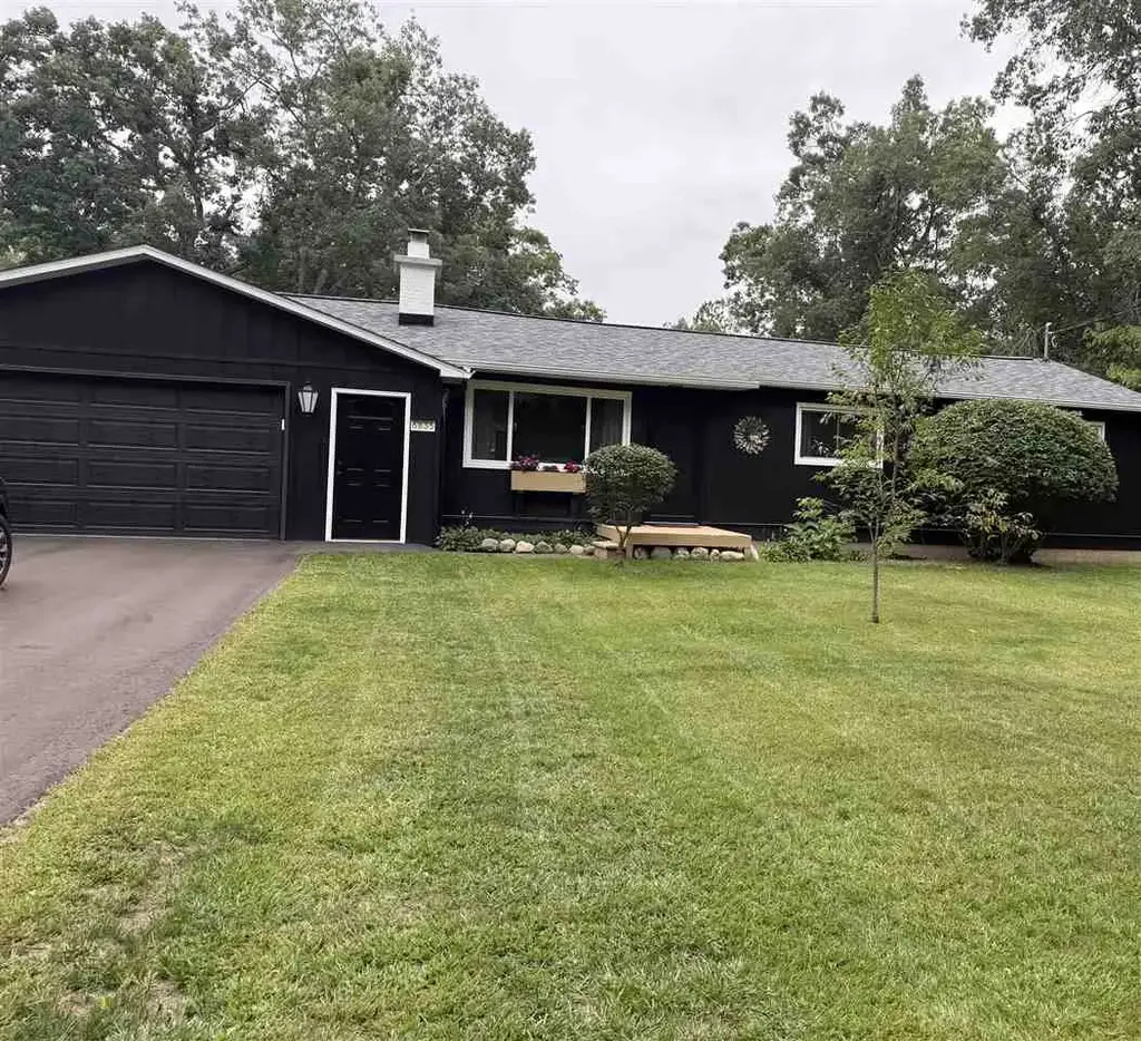6835 Elmwood Street, Indian River