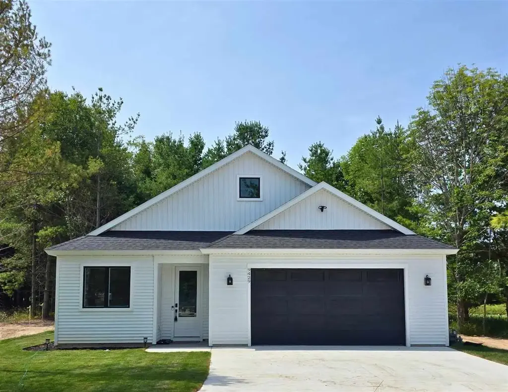 9429 - B Windeberry Drive, Charlevoix