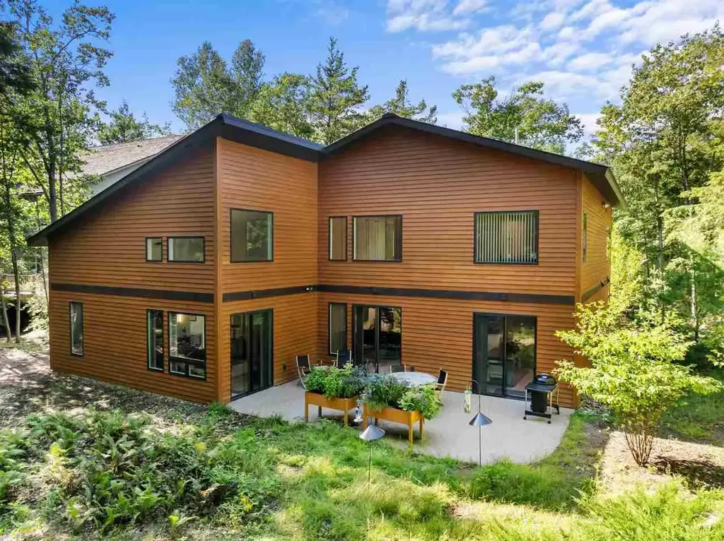 2755 Harbor-petoskey Road 77, Harbor Springs