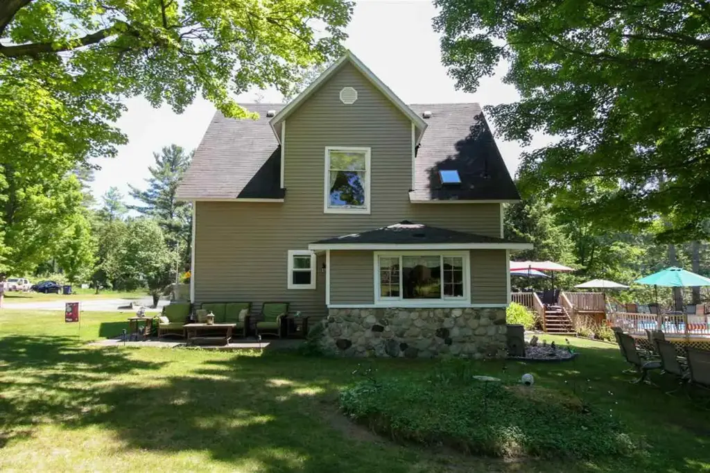 145 W Court Street, Boyne City