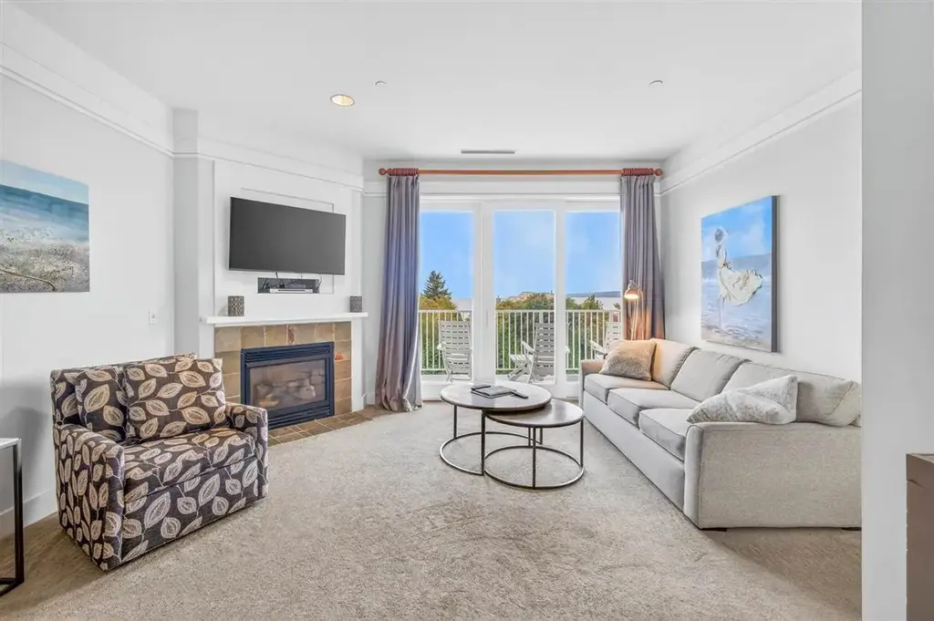 4200 Main Street 18, Bay Harbor