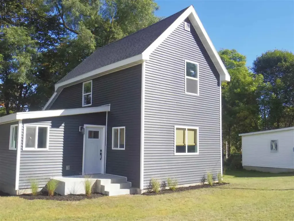 829 Pleasant, Boyne City