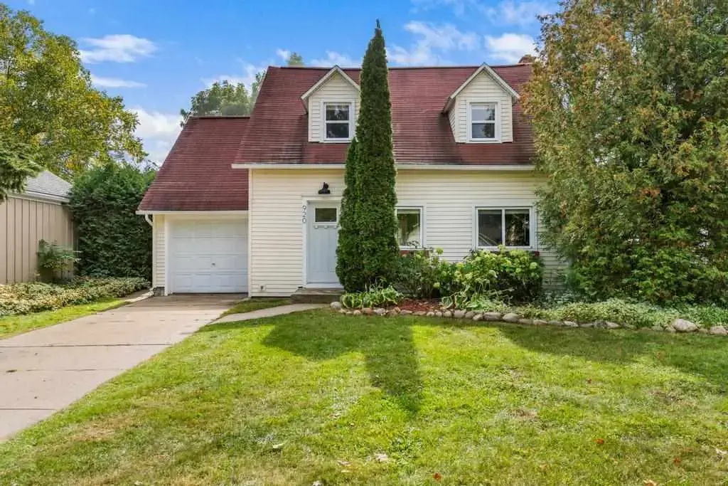 920 Michigan St, Petoskey