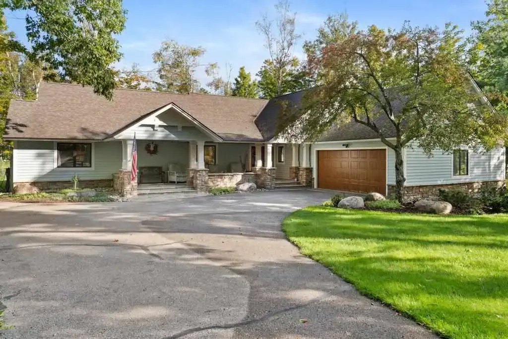 2419 Greenbriar, Harbor Springs