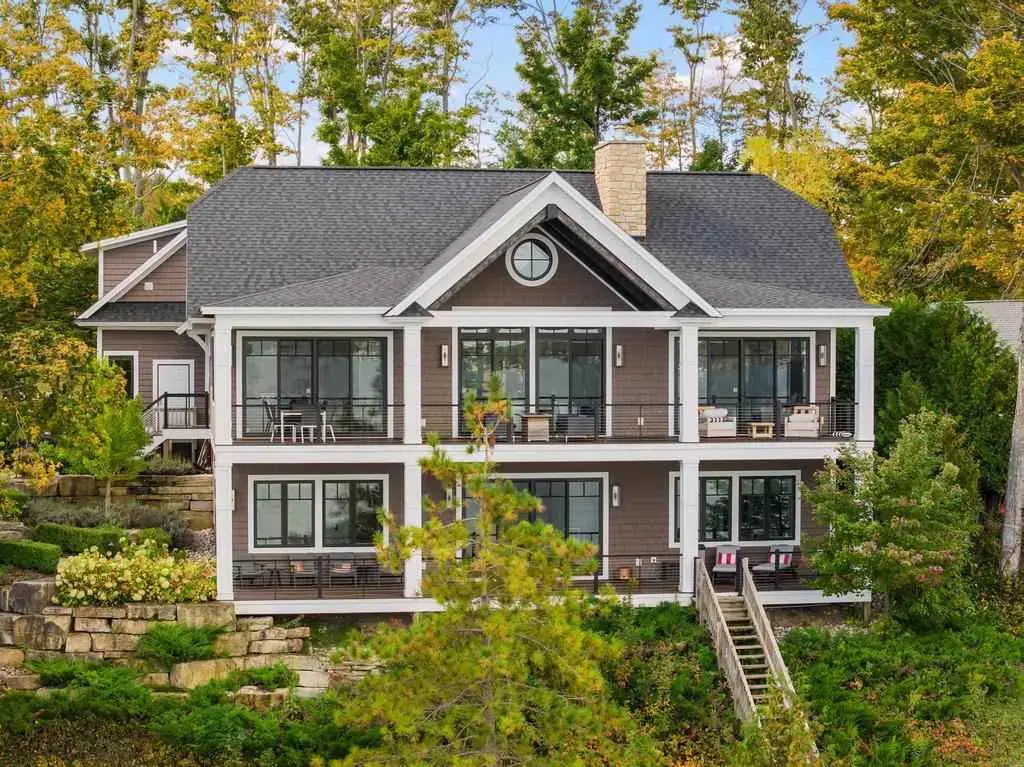 5901 Cincinnati Point Trail, Petoskey
