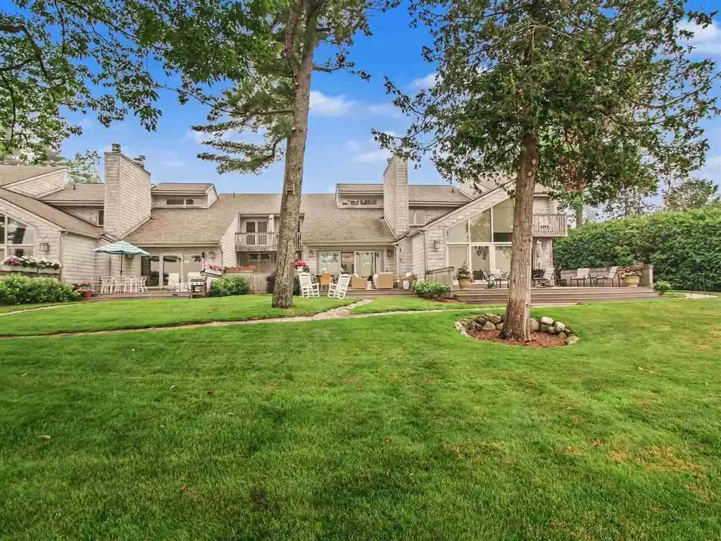 1011 Beach Drive, Harbor Springs