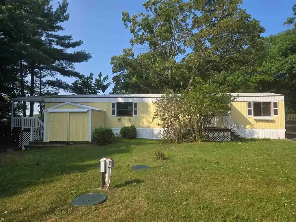 12600 Lake Terrace 35, Charlevoix