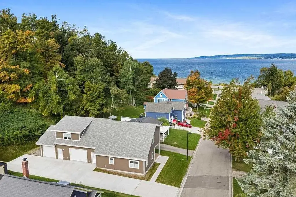148 Beaubien, Petoskey